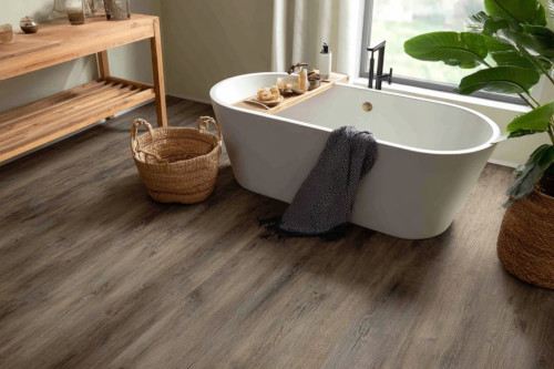 Co na podłogę do łazienki zamiast płytek? Postaw na wykładzinę